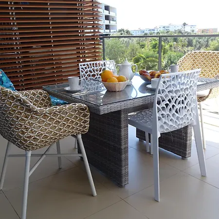 Marina Village-piscine-proche *